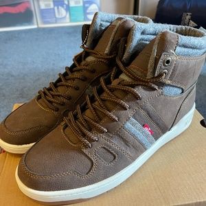 Levi Strauss men's high top sneakers size M 8 American folk cedar